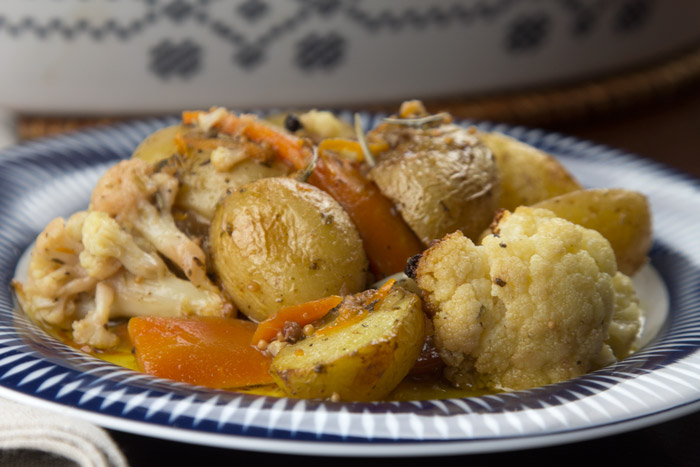 Картошка в духовке с овощами - быстро и вкусно