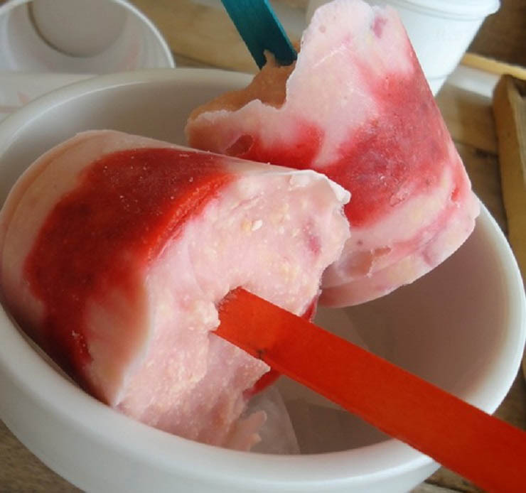 Йогуртовое мороженое с клубникой