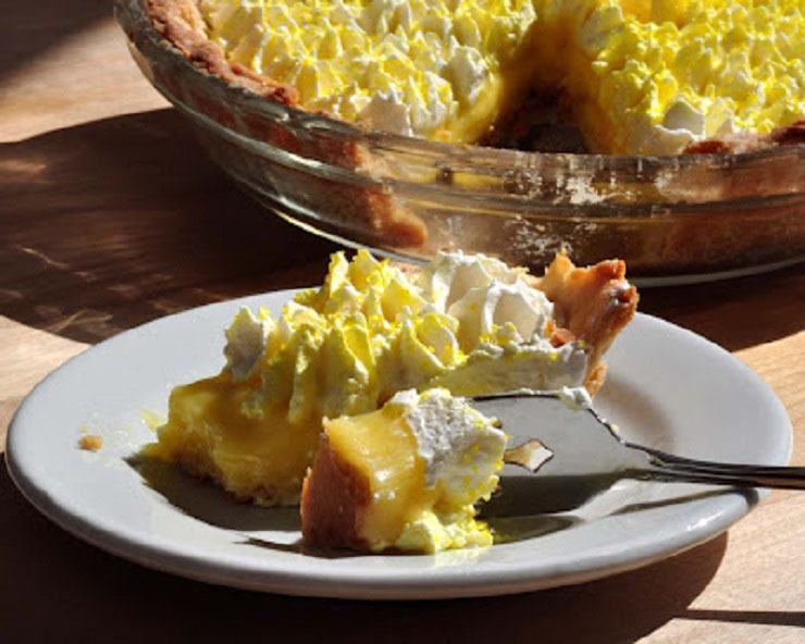 Праздничный лимонный пирог