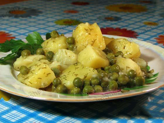 Зеленый горошек с картофелем